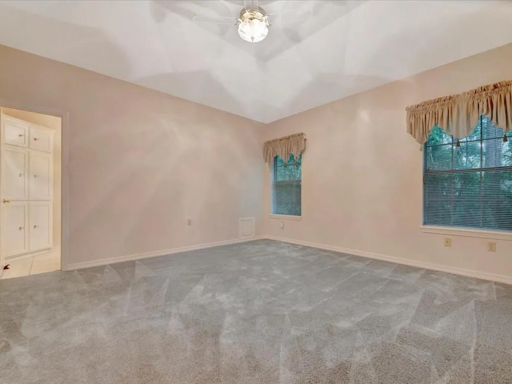 8 Columbia Court Lufkin, TX 75901