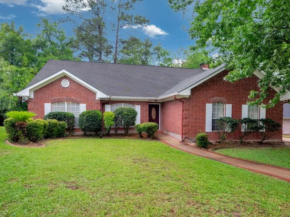 8 Columbia Court Lufkin, TX 75901