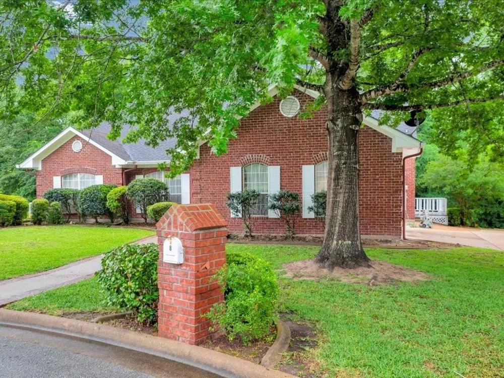 8 Columbia Court Lufkin, TX 75901