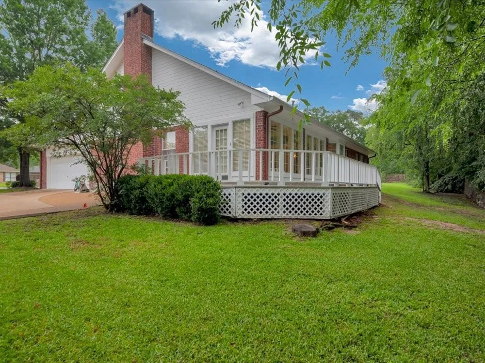 8 Columbia Court Lufkin, TX 75901