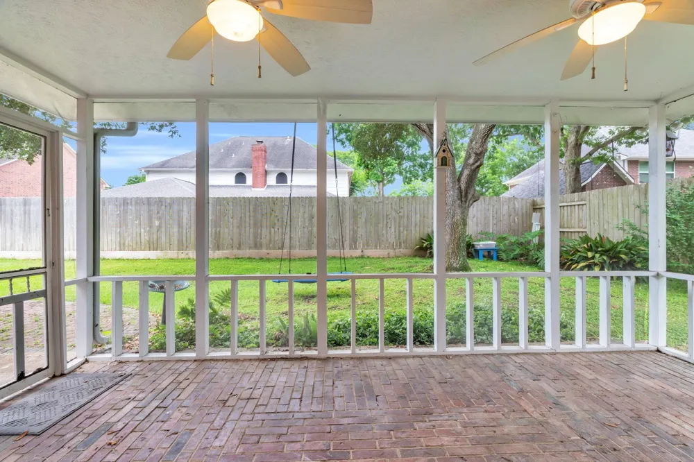 1022 Pinewood Lane Seabrook, TX 77586
