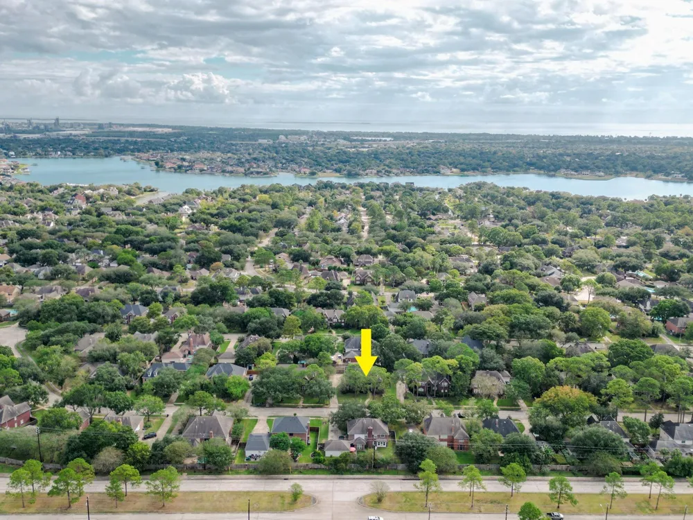 1022 Pinewood Lane Seabrook, TX 77586