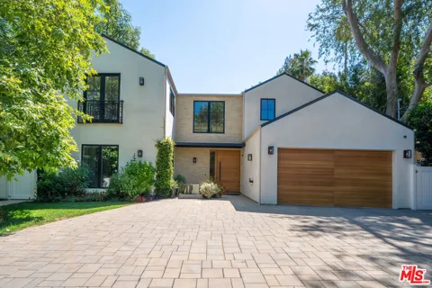5266 Vanalden Avenue