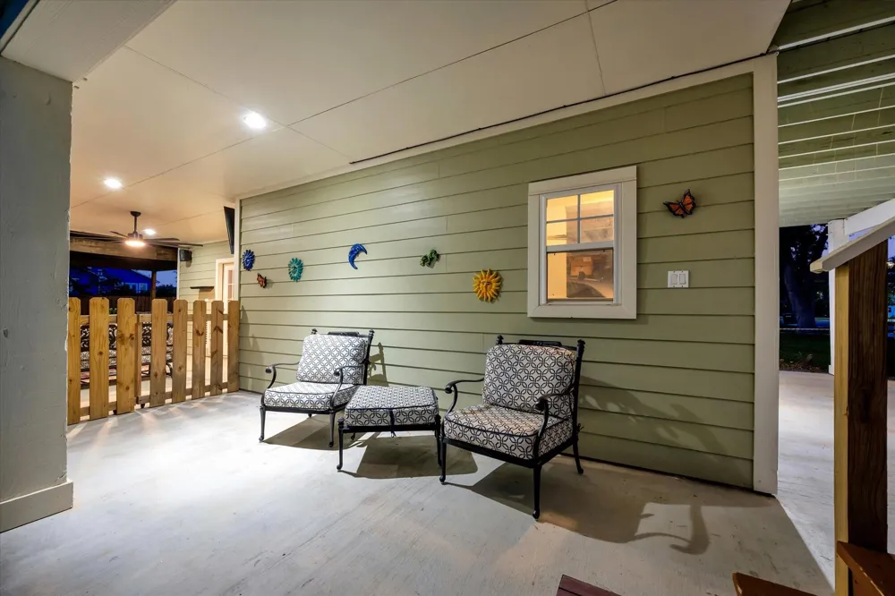 222 Oak Road Road Clear Lake Shores, TX 77565