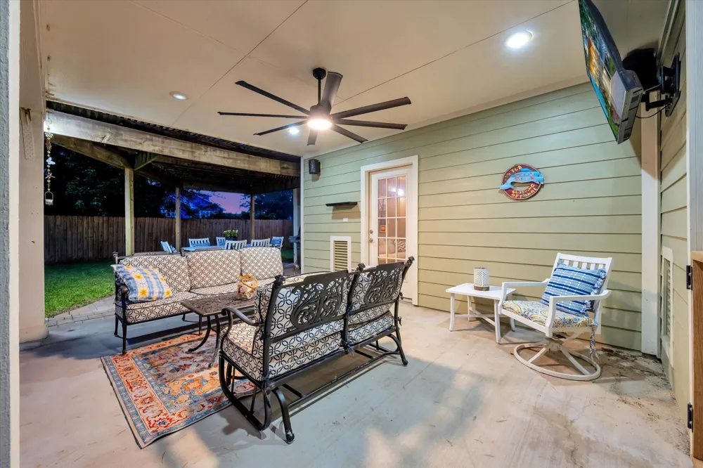 222 Oak Road Road Clear Lake Shores, TX 77565