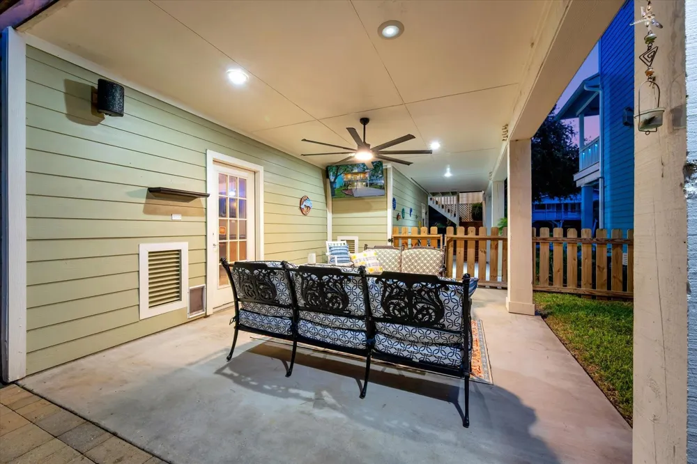 222 Oak Road Road Clear Lake Shores, TX 77565