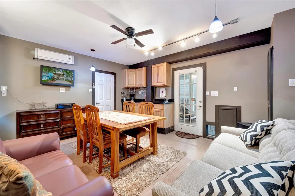 222 Oak Road Road Clear Lake Shores, TX 77565