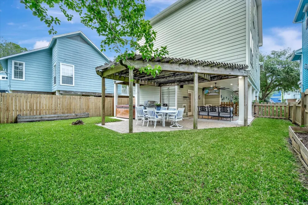222 Oak Road Road Clear Lake Shores, TX 77565
