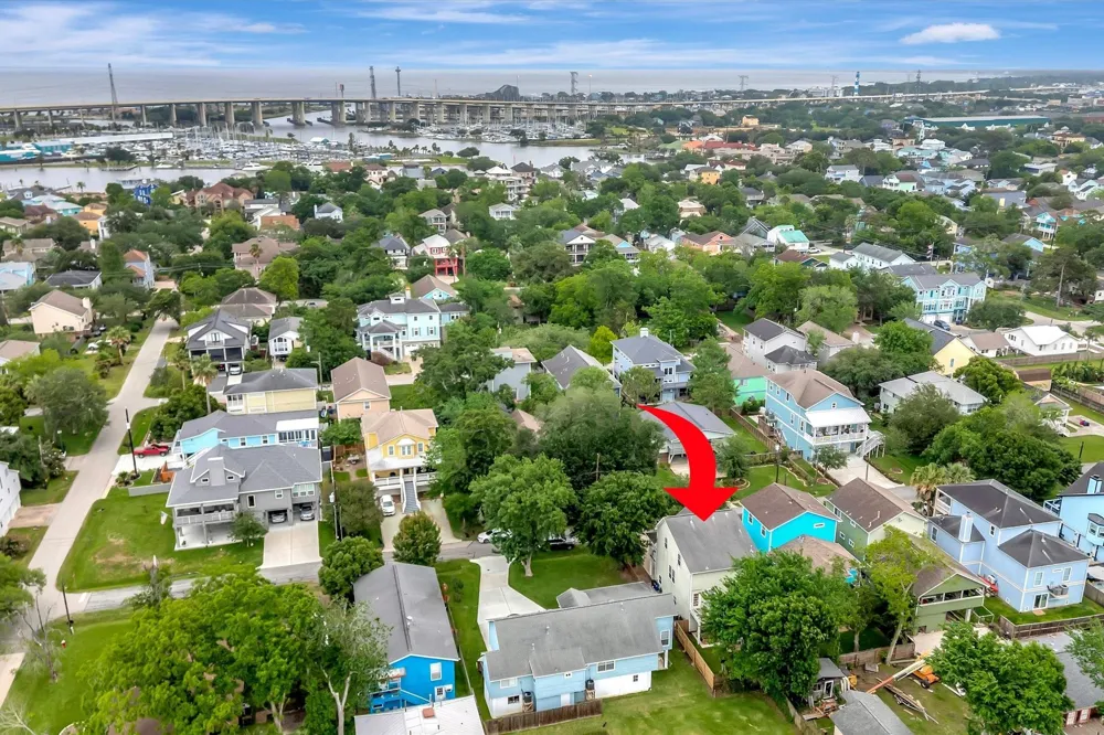 222 Oak Road Road Clear Lake Shores, TX 77565