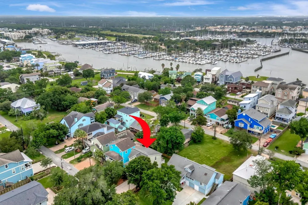 222 Oak Road Road Clear Lake Shores, TX 77565