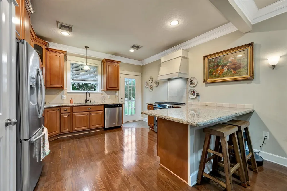 222 Oak Road Road Clear Lake Shores, TX 77565