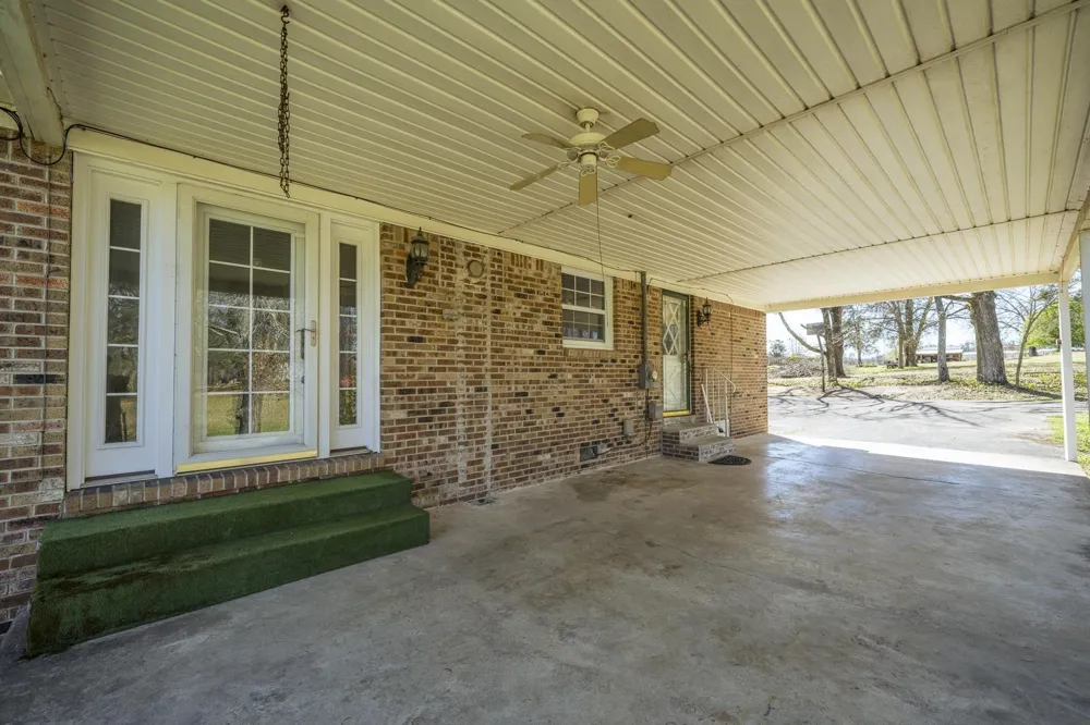 9265 Hwy 128 Savannah, TN 38372