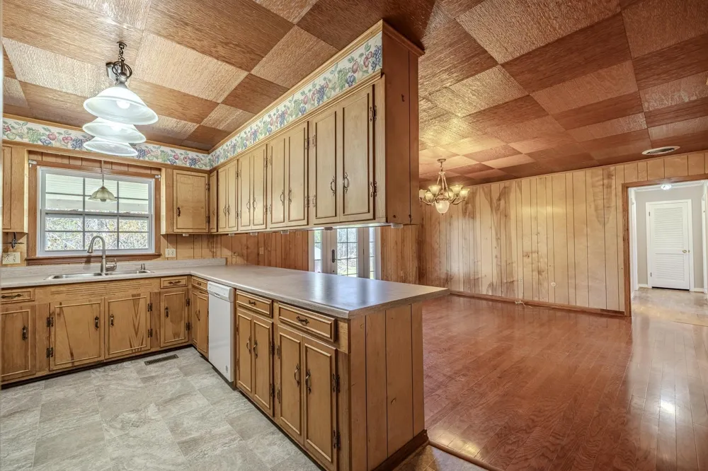 9265 Hwy 128 Savannah, TN 38372