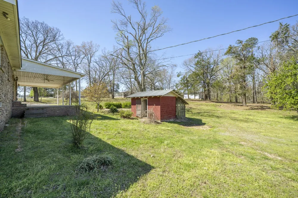 9265 Hwy 128 Savannah, TN 38372