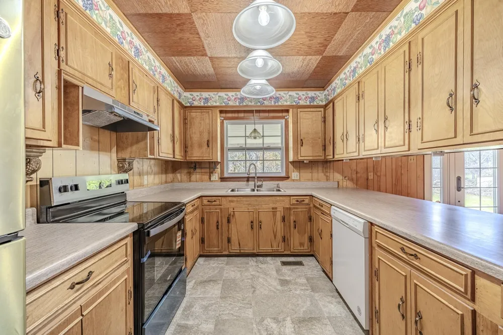 9265 Hwy 128 Savannah, TN 38372