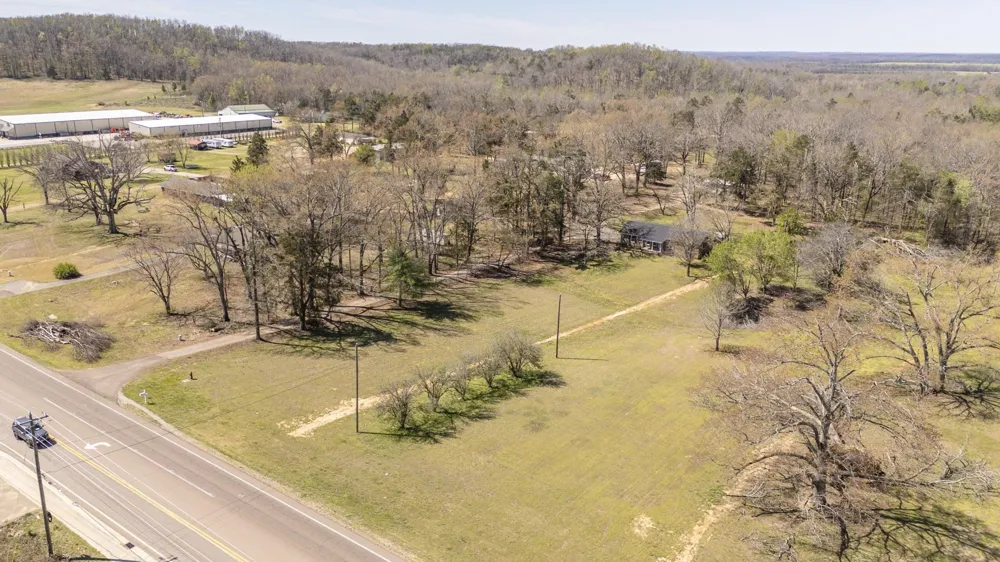 9265 Hwy 128 Savannah, TN 38372