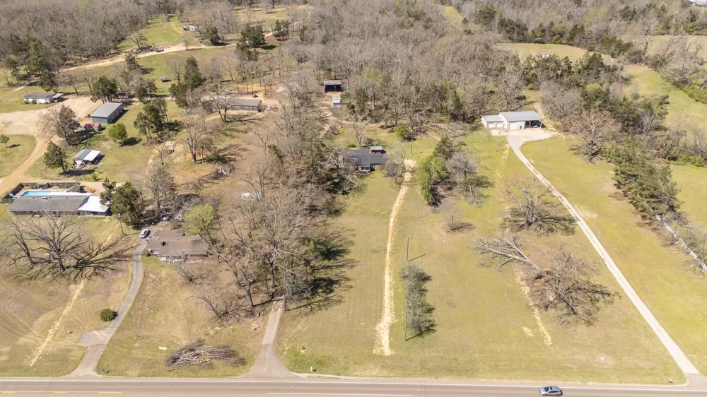 9265 Hwy 128 Savannah, TN 38372