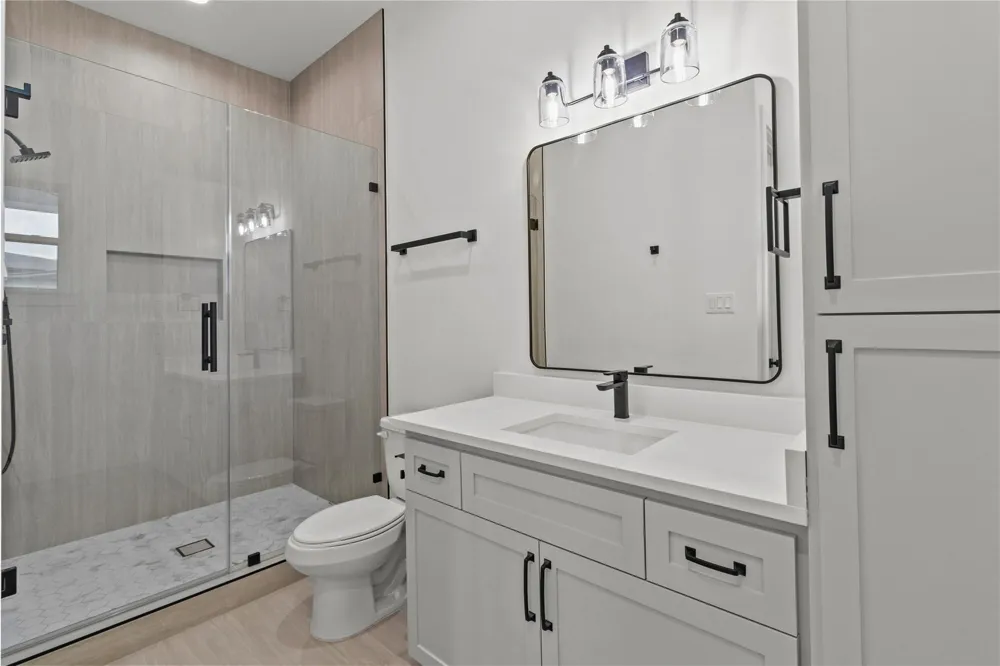 5009 Holt Street Bellaire, TX 77401