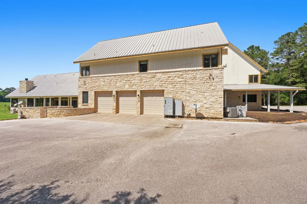 43 Pool Road Richards, TX 77873