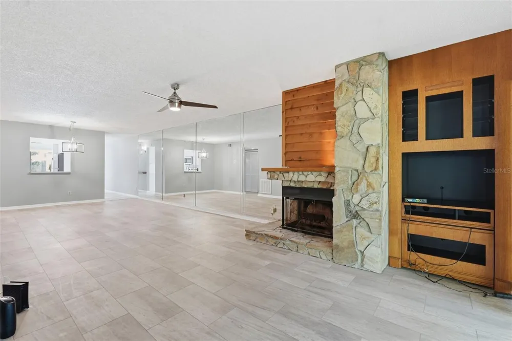 3163 LANDMARK DRIVE #615 Clearwater, FL 33761