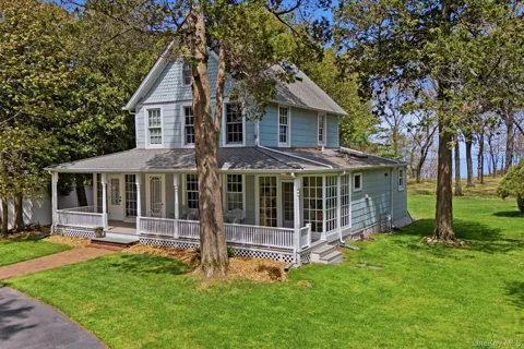 2850 & 2856 N Wading River Road