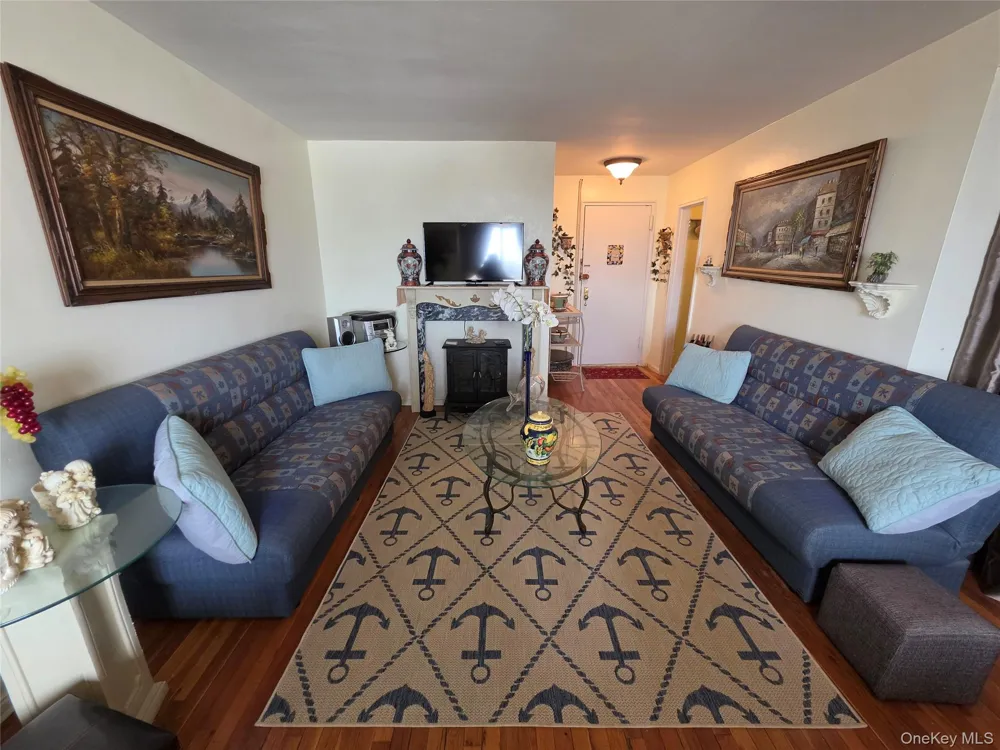 129 Beach 118th Street #5A Rockaway Park, NY 11694
