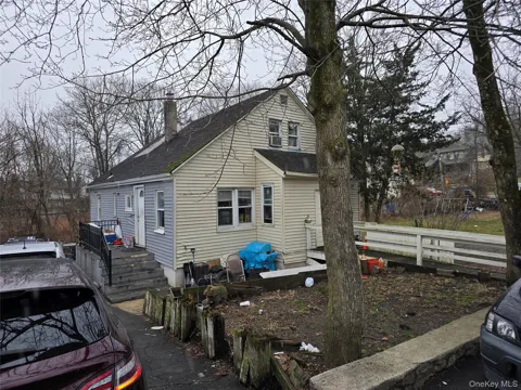 13 Waldron Avenue
