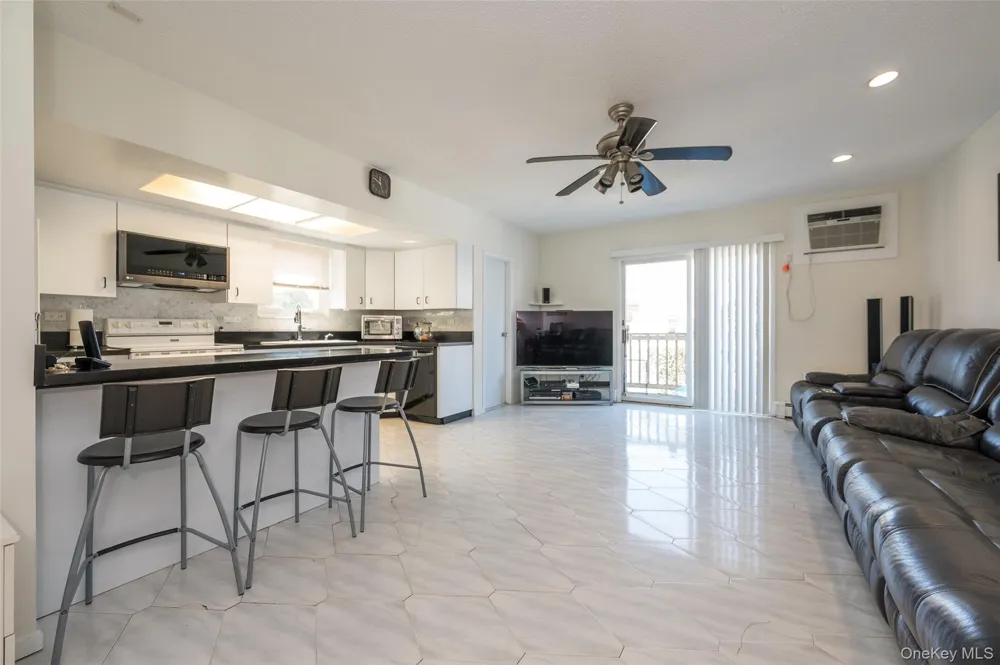 3124 Ralph Avenue Oceanside, NY 11572