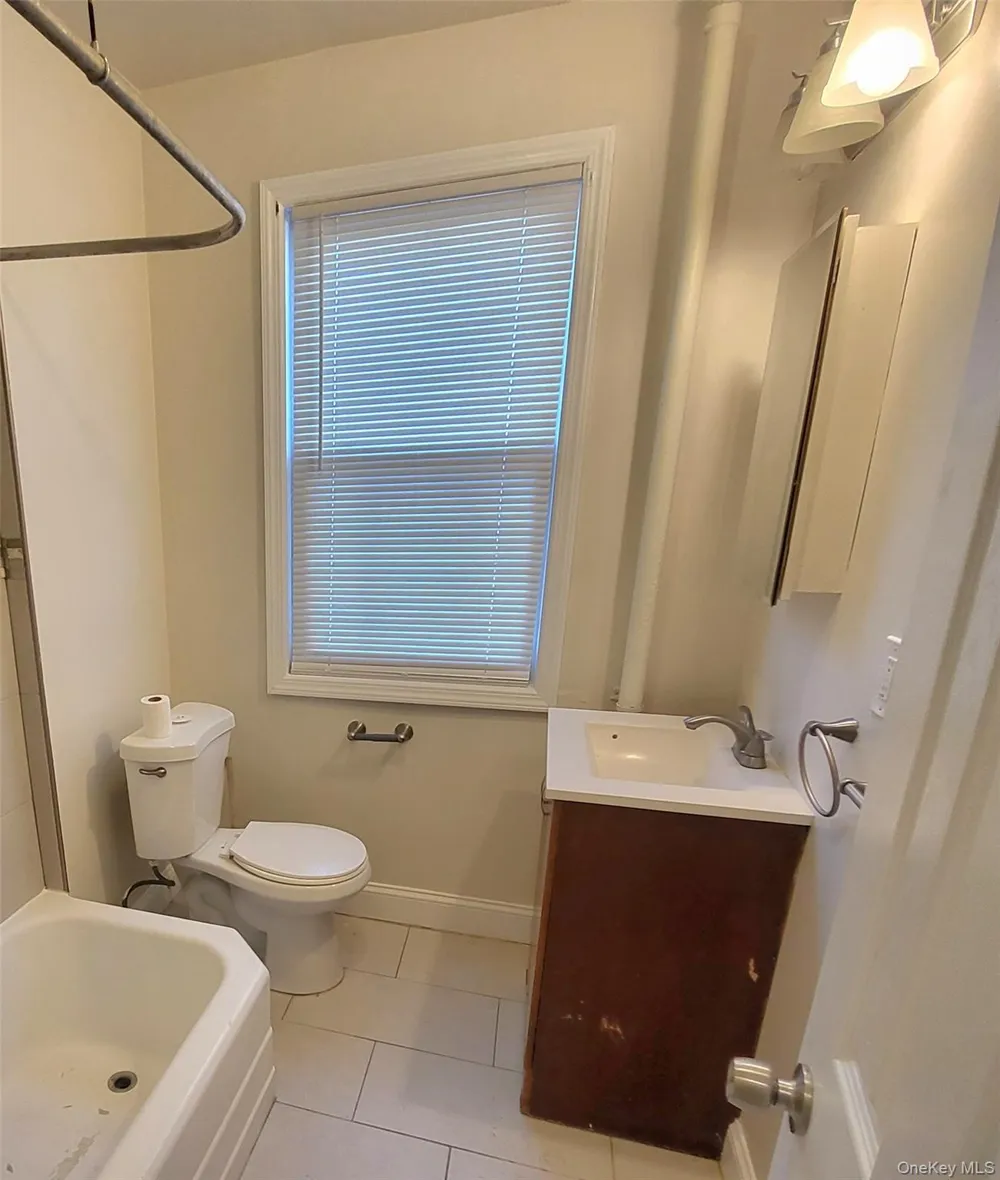 607 S 5th Avenue #2nd Flr Duplex Mount Vernon, NY 10550