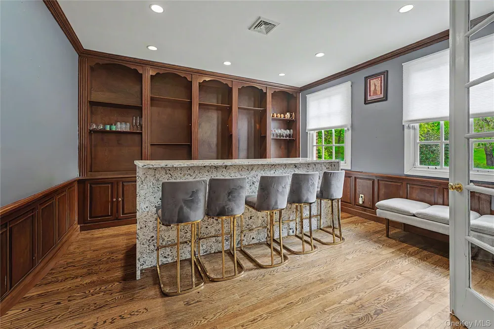 12 Chauncey Place Woodbury, NY 11797