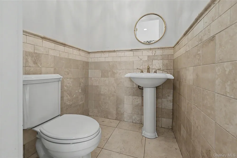 12 Chauncey Place Woodbury, NY 11797