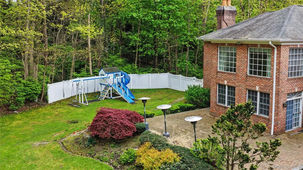 12 Chauncey Place Woodbury, NY 11797