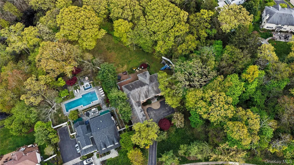 12 Chauncey Place Woodbury, NY 11797