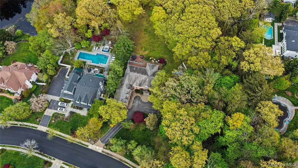 12 Chauncey Place Woodbury, NY 11797