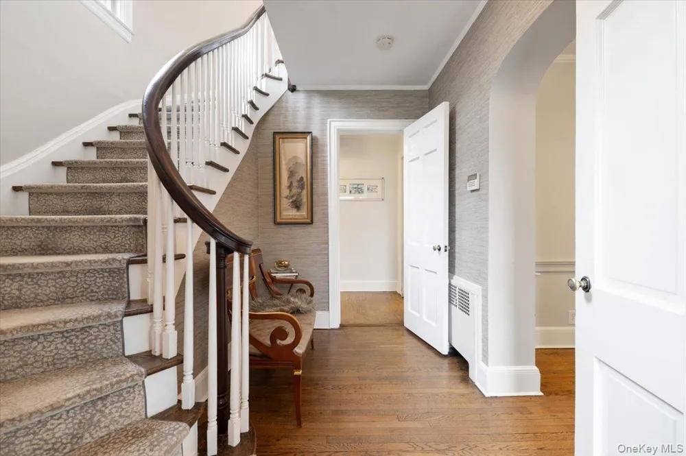 421 Broadway Lawrence, NY 11559