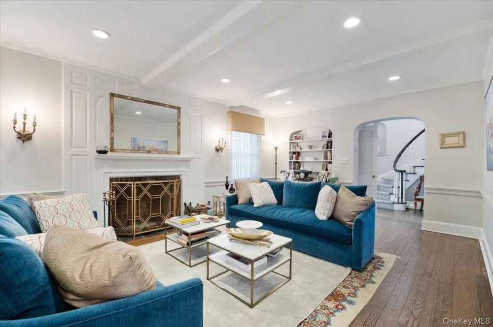 421 Broadway Lawrence, NY 11559