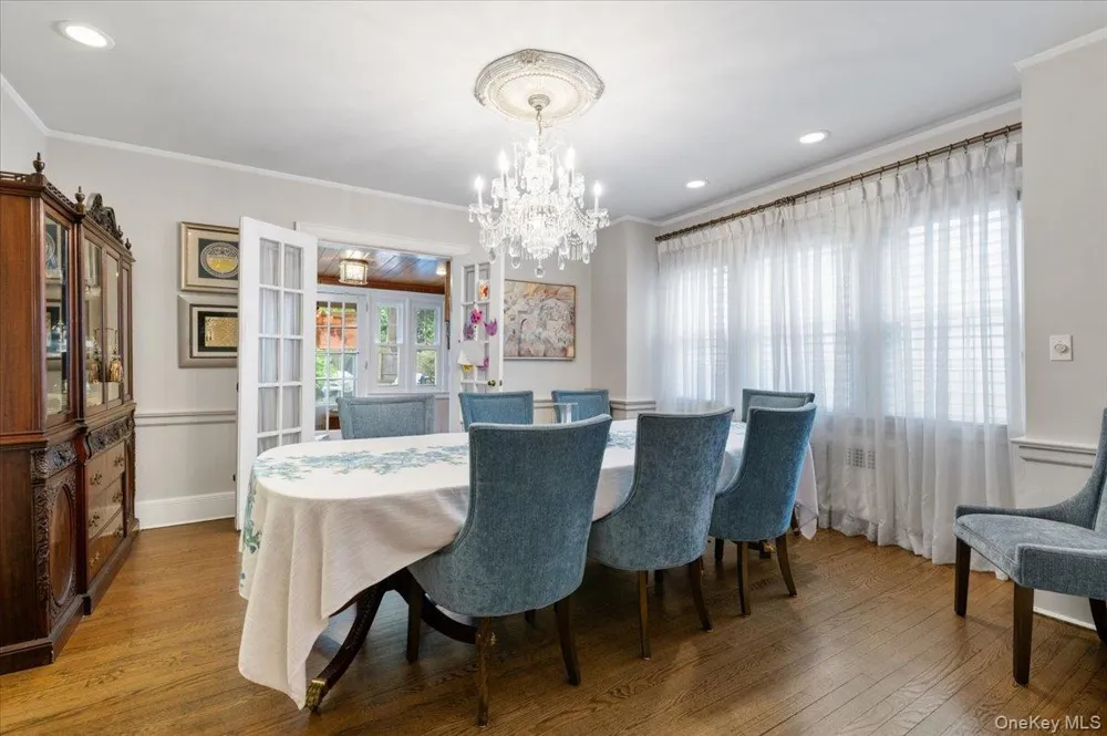 421 Broadway Lawrence, NY 11559
