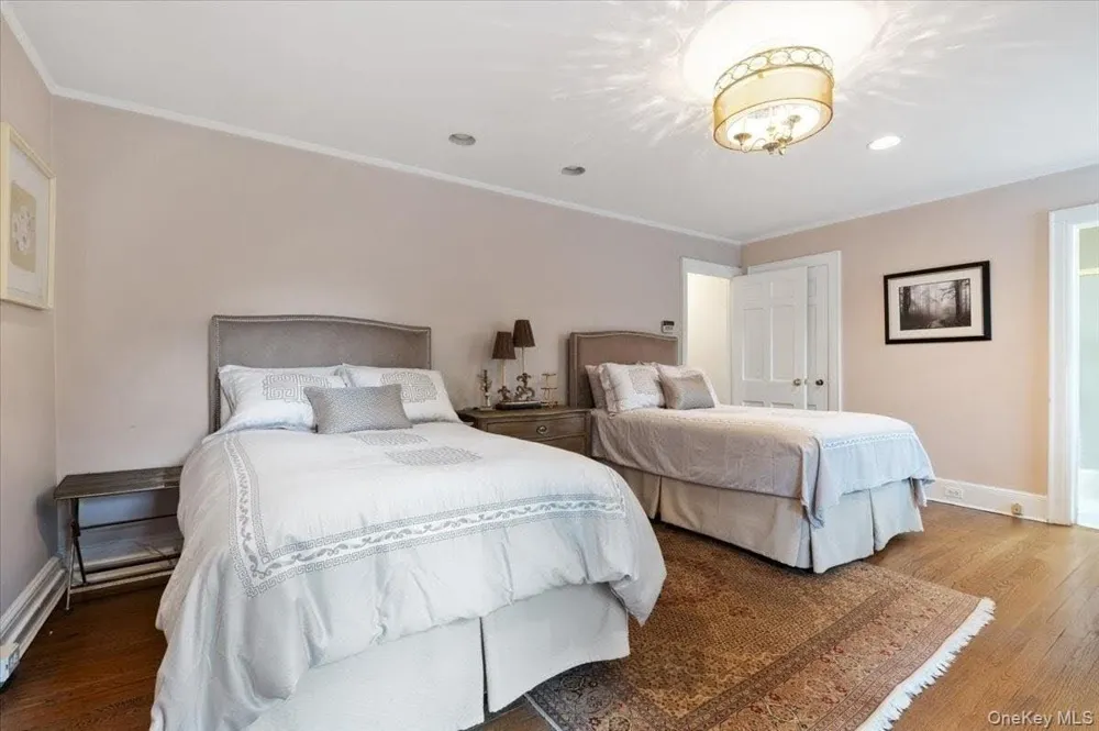 421 Broadway Lawrence, NY 11559