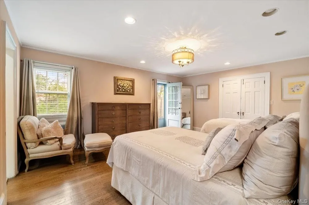 421 Broadway Lawrence, NY 11559