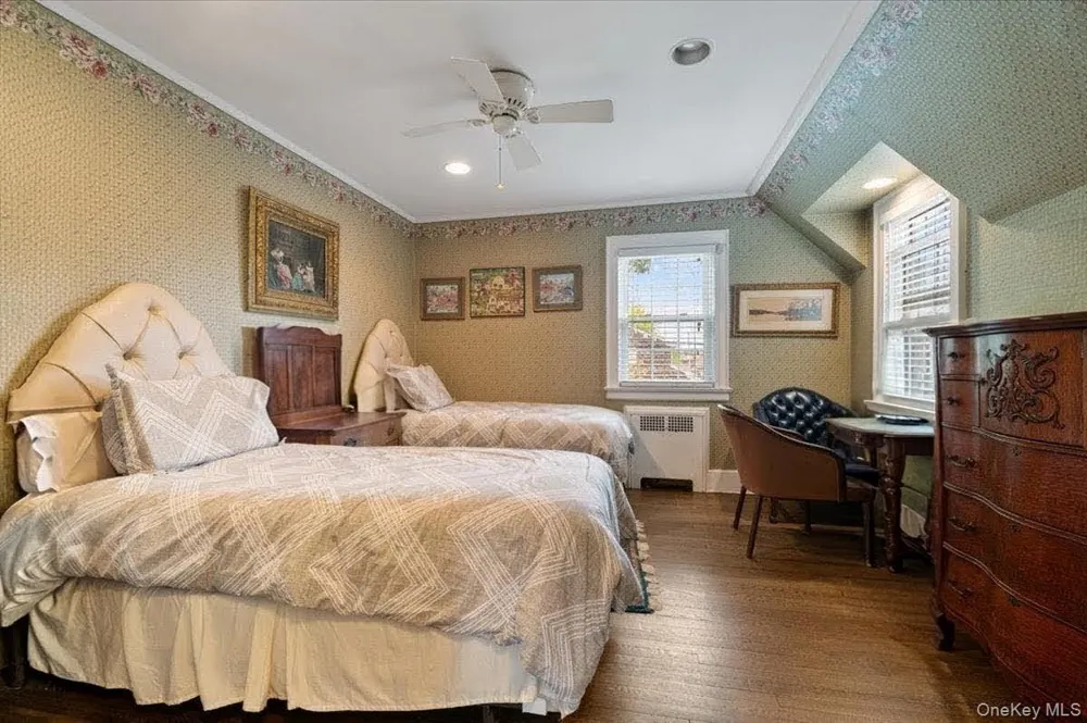 421 Broadway Lawrence, NY 11559