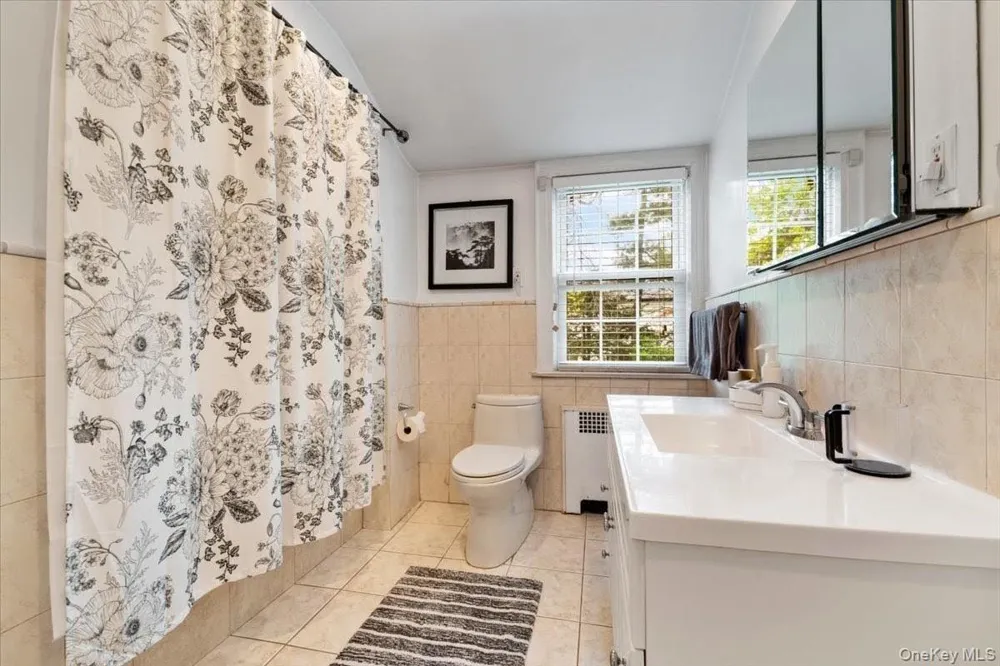 421 Broadway Lawrence, NY 11559