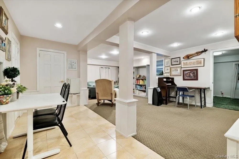 421 Broadway Lawrence, NY 11559