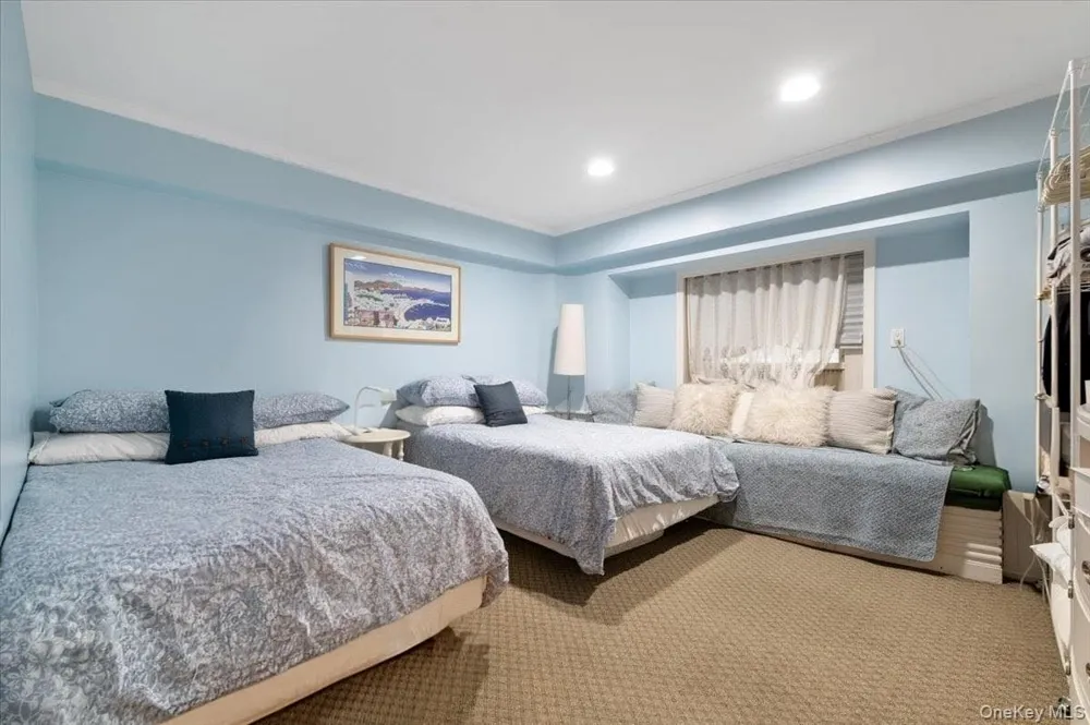 421 Broadway Lawrence, NY 11559