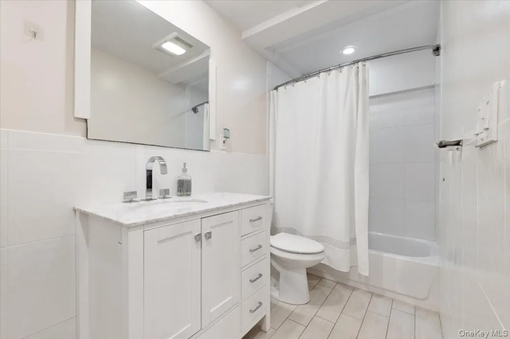 421 Broadway Lawrence, NY 11559