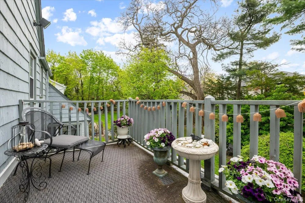 421 Broadway Lawrence, NY 11559