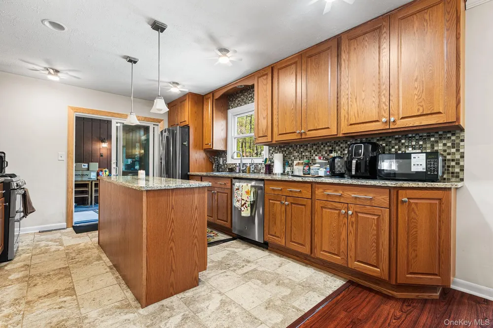 11 Hustis Road Cold Spring, NY 10516