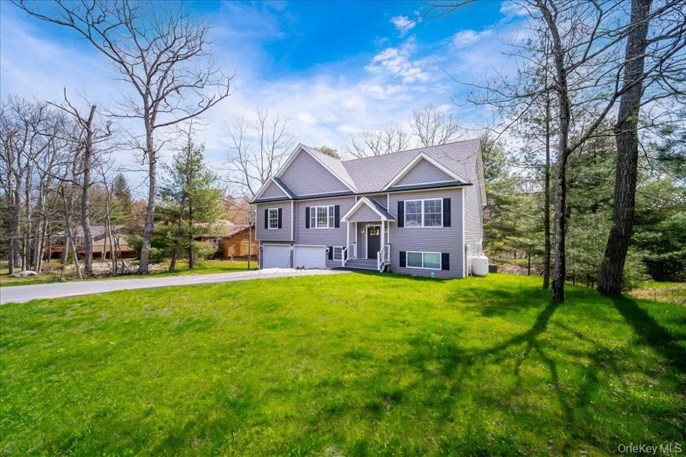 68 Picadilly Circle Rock Hill, NY 12775