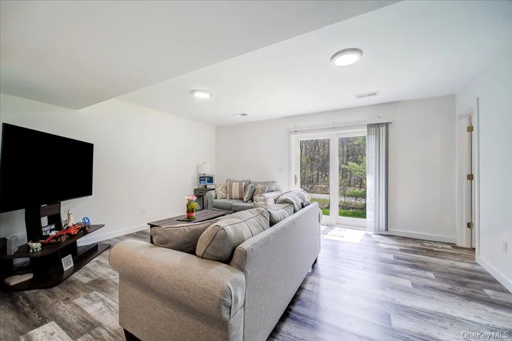 68 Picadilly Circle Rock Hill, NY 12775