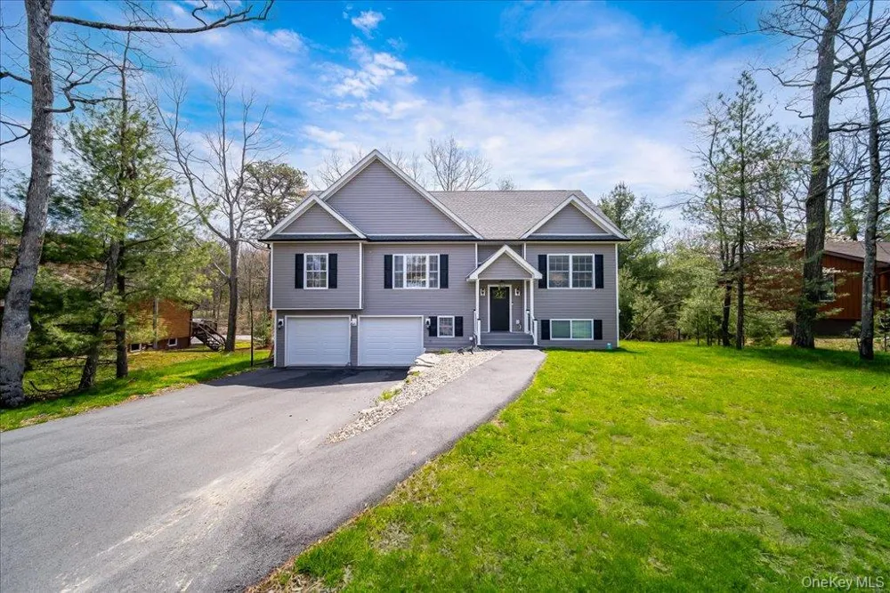 68 Picadilly Circle Rock Hill, NY 12775