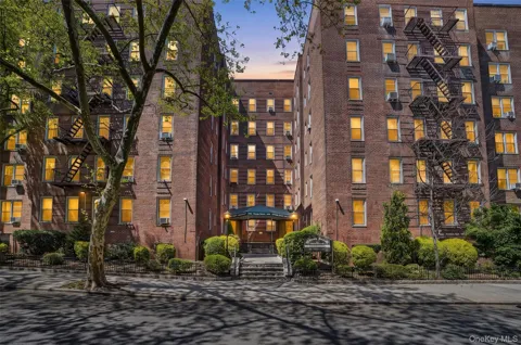 2105 Wallace Avenue #2A